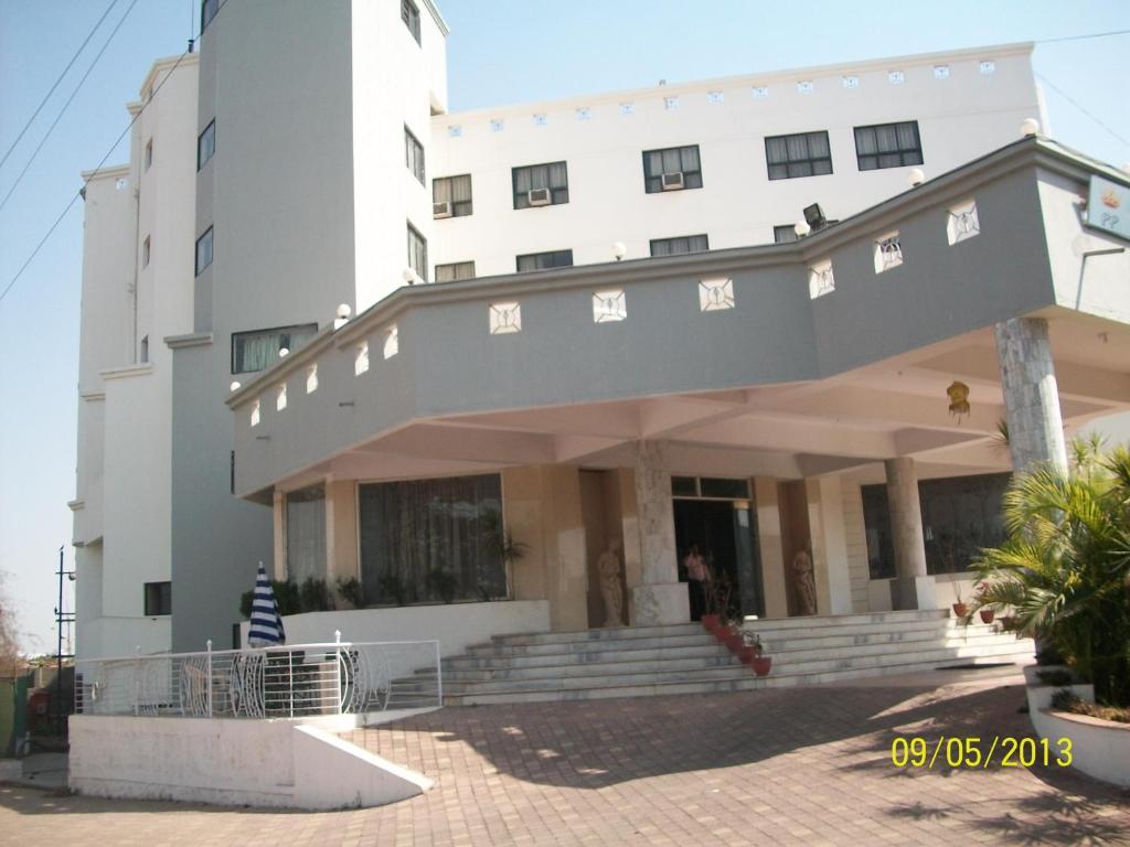 Hotel Palace Plaza Mysore Exterior photo