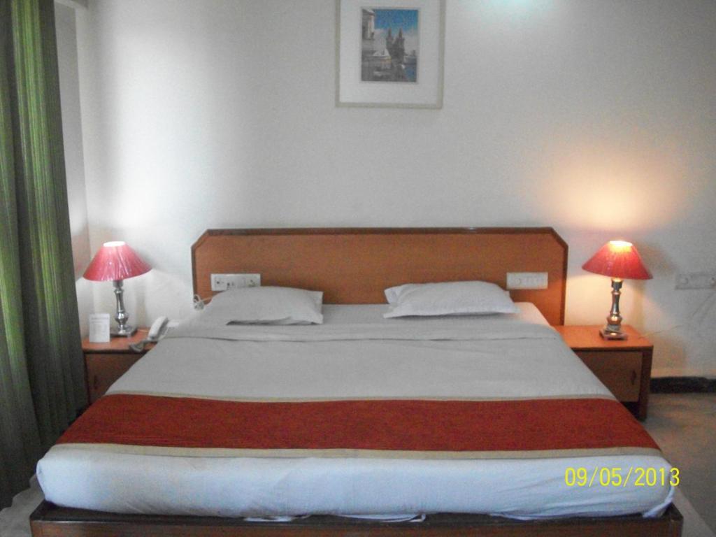 Hotel Palace Plaza Mysore Room photo